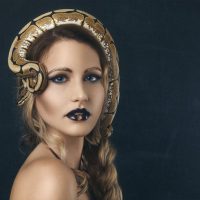 Boudoir and beauty with snakes Anja Kamericki