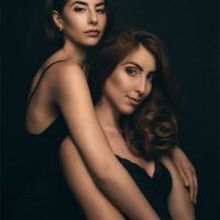 Antonija and Anita D., portret, Ulla Wolk